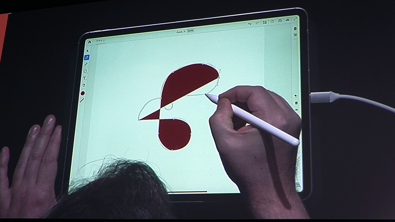 複雑なパスで構成されたファイルもスムーズに編集できる