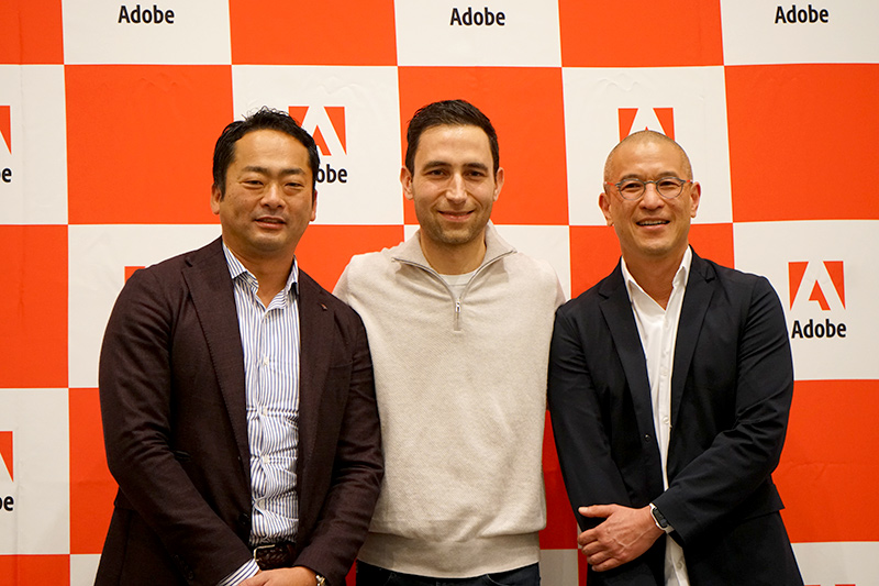 左からアドビシステムズ株式会社 デジタルメディア事業統括本部専務執行役員統括本部長 神谷知信、米Adobe Executive Vice President 最高製品責任者 スコット・ベルスキー氏、米Apple プロダクトマーケティング担当副社長 マイケル・チャオ氏