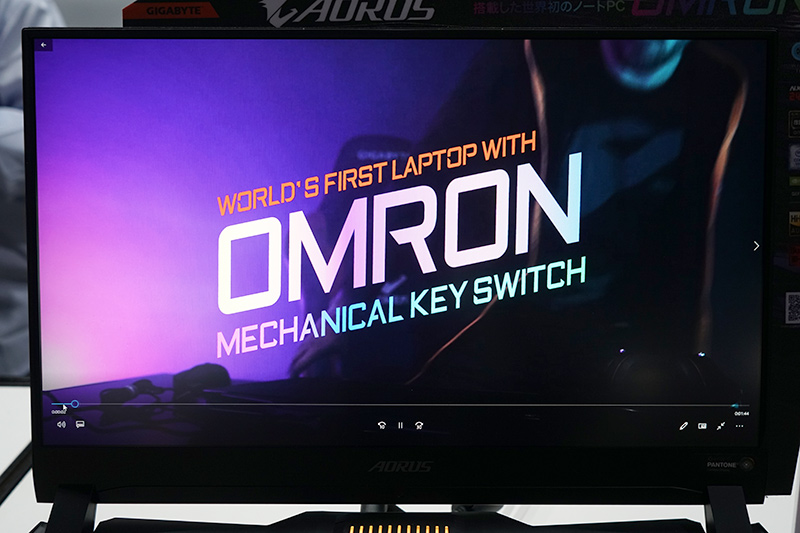 オムロン製のメカニカルスイッチキーボードを搭載する