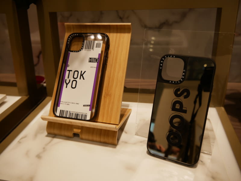 カスタムスマホケースの「CASETiFY」。高い耐久性とともに好きなデザインに名前やイニシャルを入れることができる