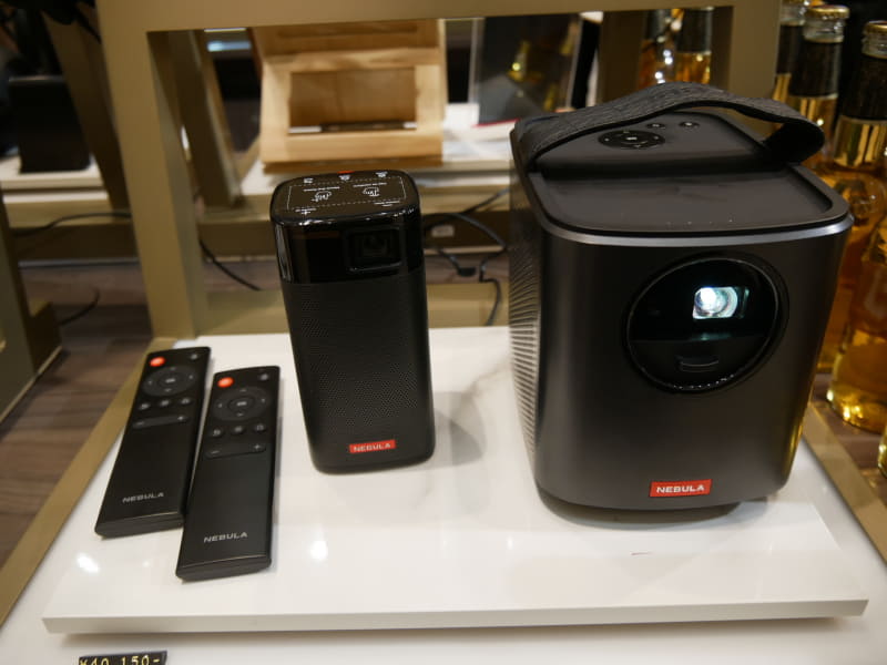 Anker Nebulaのモバイルプロジェクタ