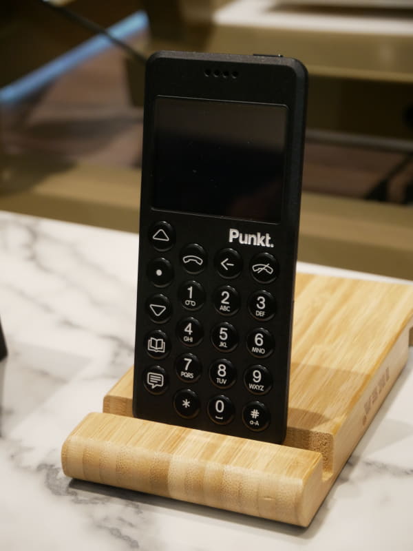 Punktのスマートフォン。通話やメールなどの使い勝手に特化した
