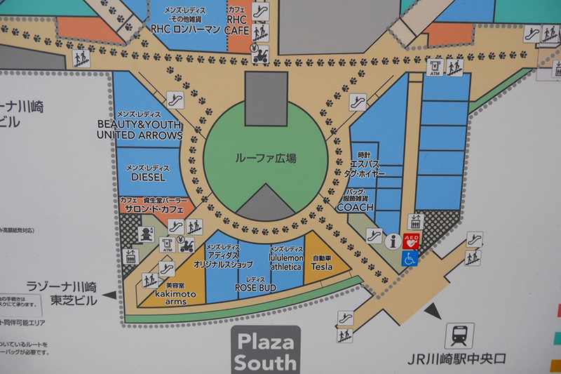 上の大きなグレーの位置がApple 川崎の場所。右下がJR川崎駅