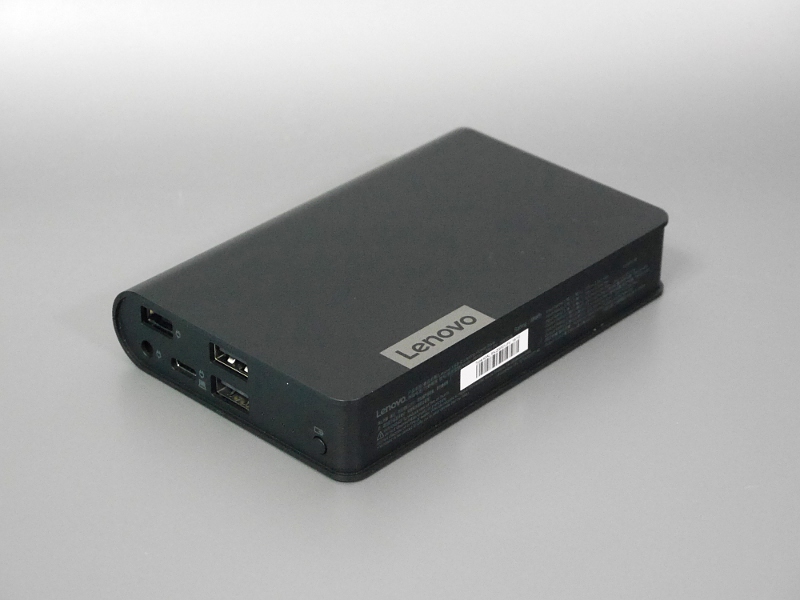 Lenovo「PB700C」(<a href="https://www.lenovo.com/jp/ja/landingpage/accessories/thinkaccessories/thinkpad/181016/03/" class="n" target="_blank">メーカーの製品ページ</a>)<br>容量14,000mAh(48Wh)、最大出力45W。Amazon.co.jpでの実売価格は15,500円。Type-Cケーブル×1のほか、Lenovo/NEC製品で見られるスリムチップコネクタへの変換アダプタが付属し、パススルー充電もサポート。充電器は付属しない