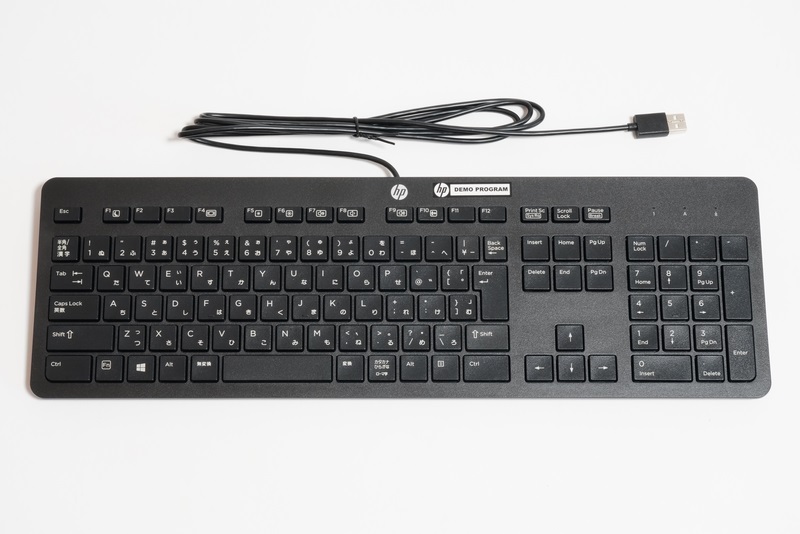 USBスリムスタンダードキーボード(日本語版109A キーボード)。剛性が高く同梱品らしからぬ打鍵感を実現している