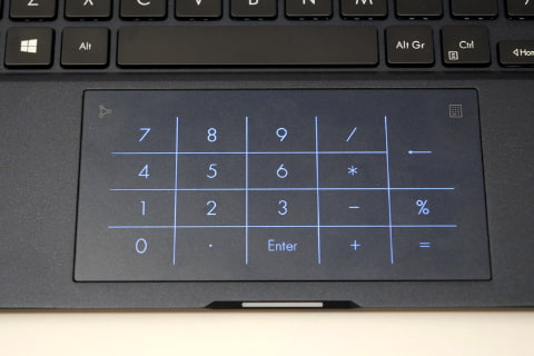 イベントレポート】ASUS、900g切りの世界最軽量14型ノート「ExpertBook