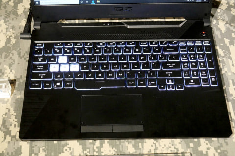 イベントレポート】ASUS、天板LEDでアニメ表示もできるRyzen 4000 H イベントレポート】ASUS、天板LEDでアニメ表示もできるRyzen 4000 H