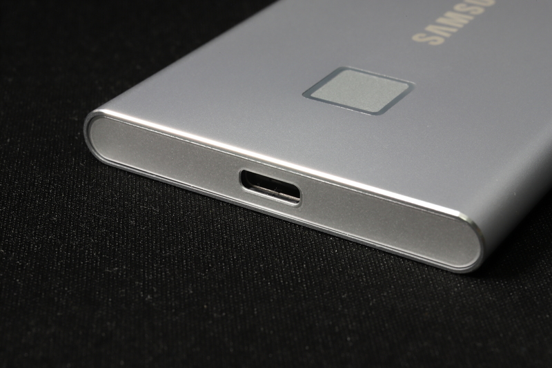 USB 3.2 Gen 2(10Gbps)対応のUSB Type-Cポートを搭載