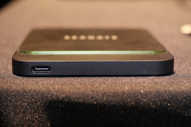 インターフェイスはUSB Type-Cで転送速度は最大540MB/s