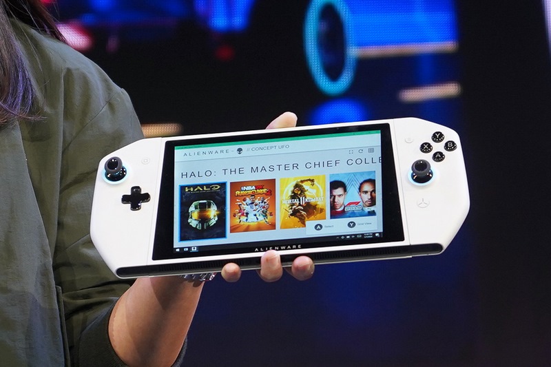 8型のWUXGAパネルと第10世代Coreを採用したConcept UFO