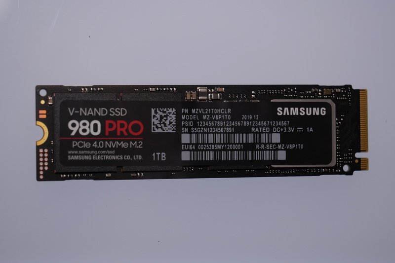 PCIe 4.0対応のハイエンドSSD「980 PRO」