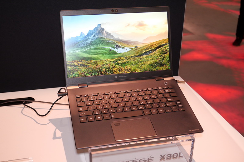 外観は日本で販売されているdynabook Gシリーズと同等だ