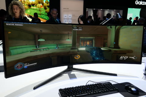 これはそそられる。Samsungの240Hz/DQHD対応49型湾曲ゲーミング液晶