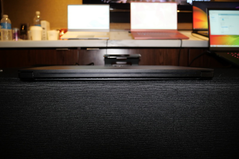 本体デザインやキーボードの仕様は2019年モデルと同じ