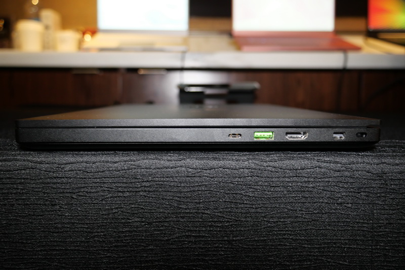 本体デザインやキーボードの仕様は2019年モデルと同じ