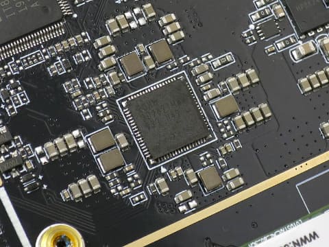 Hothotレビュー】ファンレスで無音の小型デスクトップ「CHUWI HeroBox