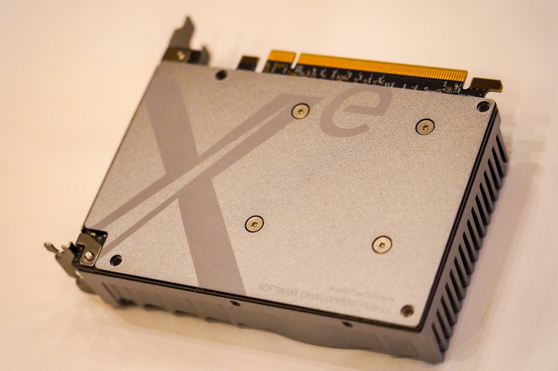 Xeのロゴが入っているDG1:Software Development Vehicle