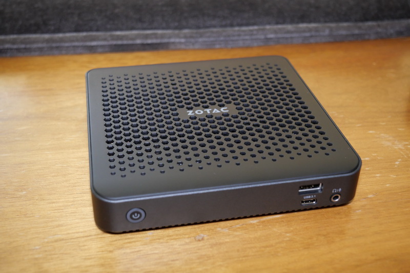 超薄型筐体の「ZBOX edge MI643」