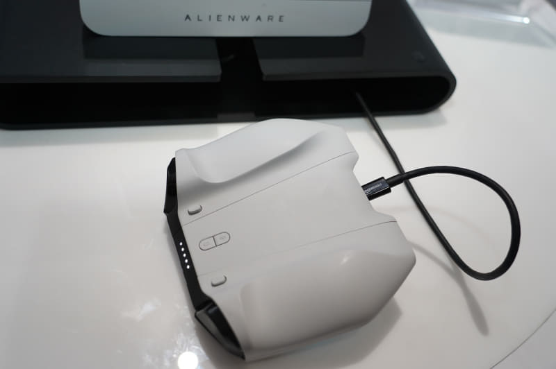 コントローラを分離して利用するモードでは、TVに出力するデモも行なわれていた