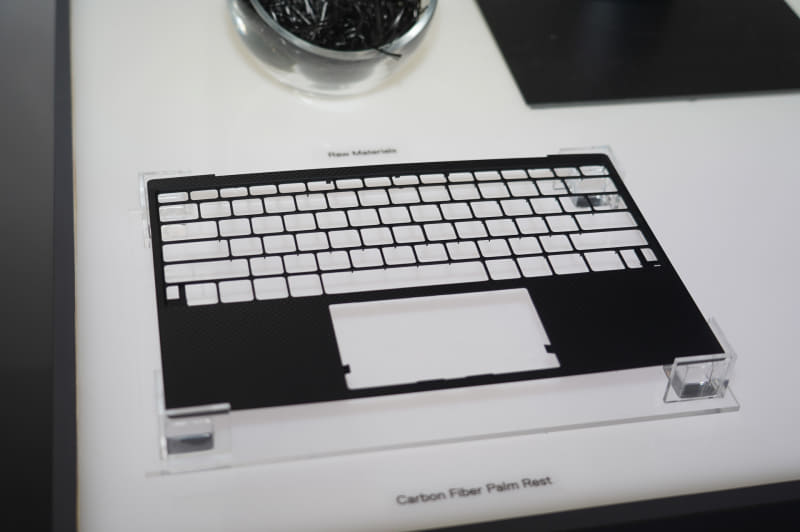 ブラック/シルバーモデルのC面