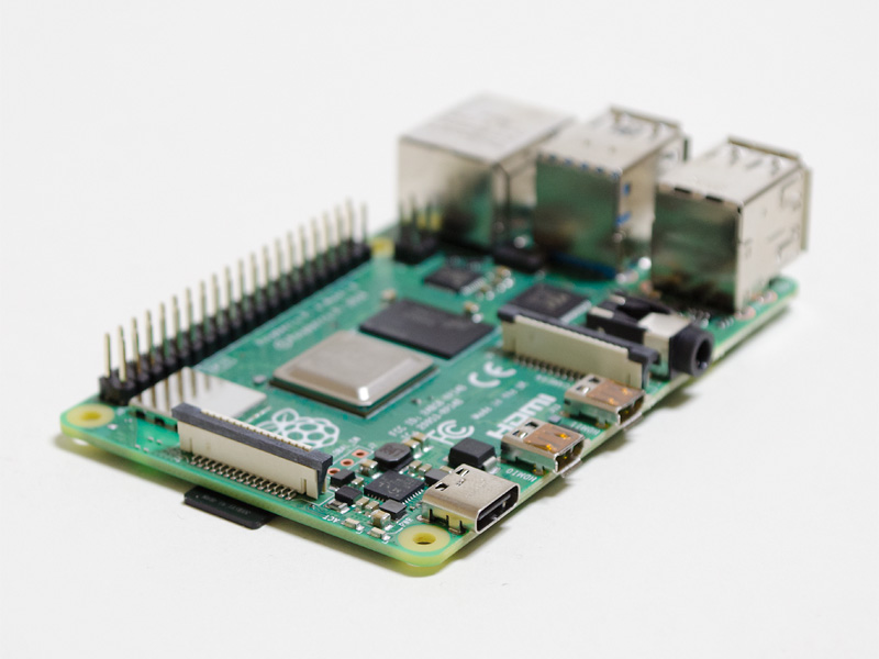 各種ポートとコネクタ2/2。Type-C、Micro HDMI×2、CSI、音声/コンポジット出力コンボ