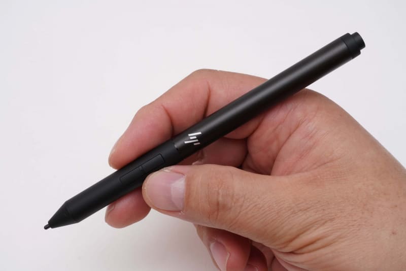 4,096段階の筆圧を感知するワコムのAES方式を採用した「HPリチャージブルアクティブペンG3」はオプション