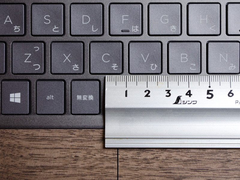 キーピッチは実測で約19mm