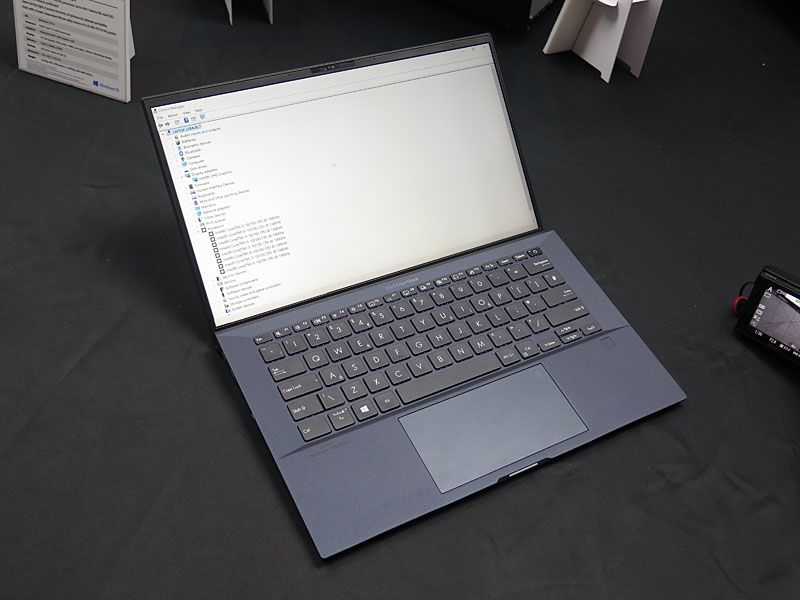 ExpertBook B9450