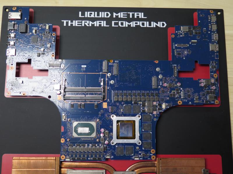 これは別製品の基板だが、ノートPC製品としてはじめてTIMに液体金属を採用したという