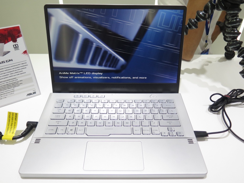 Zephyrus G14(ホワイトモデル)