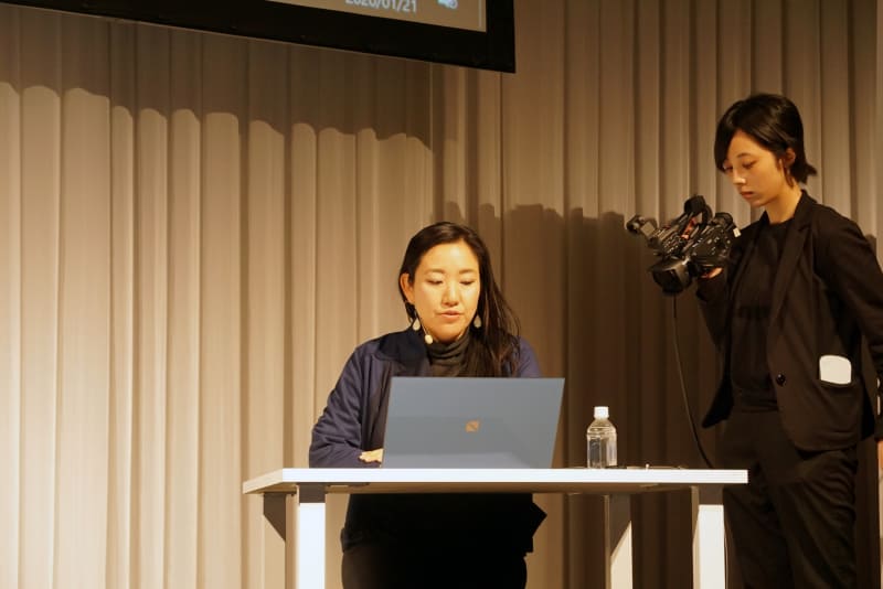 LAVIE VEGAでLightroomによるRAW現像を行なうアドビ システムズの田中玲子氏