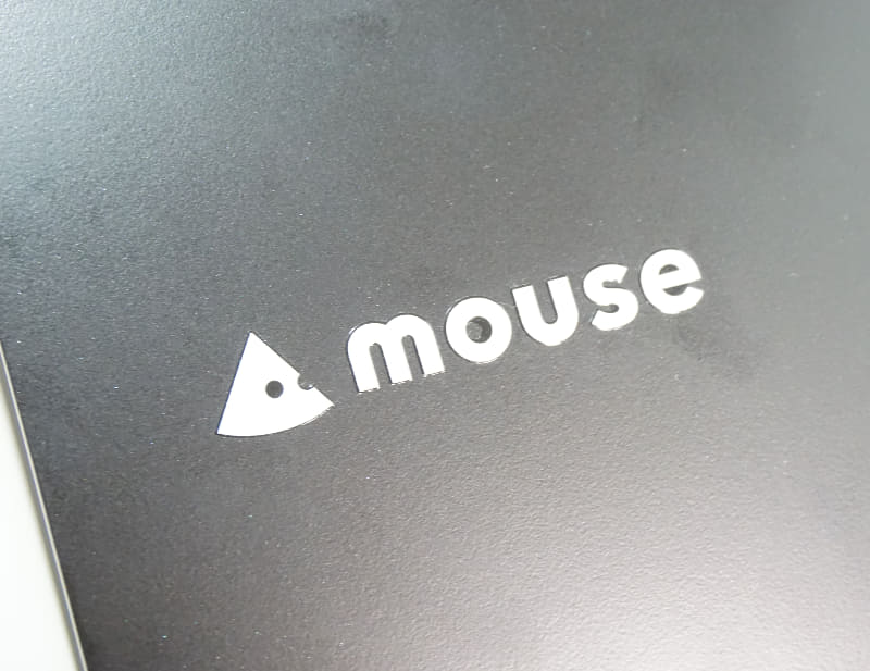 マウスコンピューターのロゴはシルバー