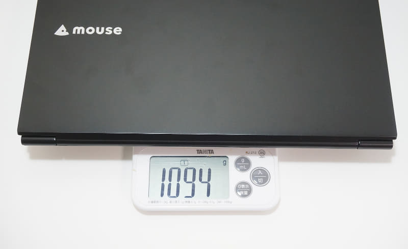 重さはスペックシートでは約1.1kg、今回の実測値では1.094Kgだった