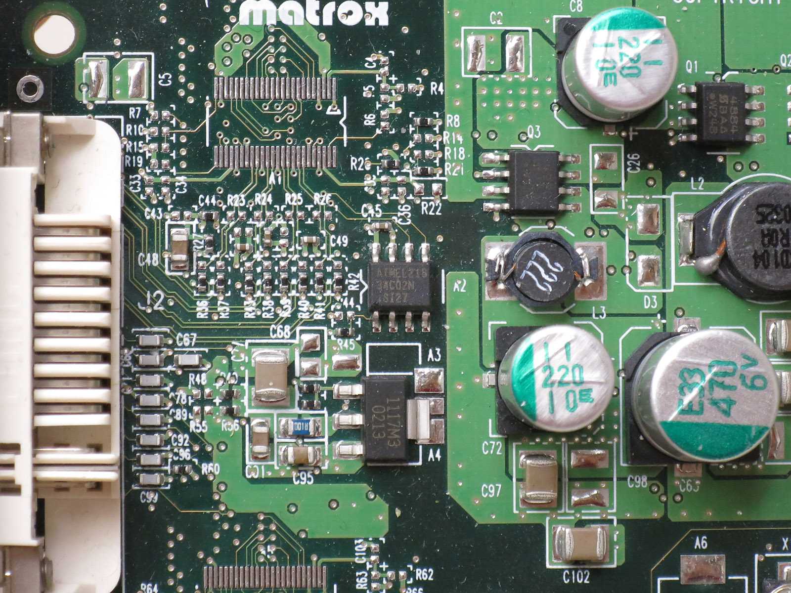 VGA BIOSはAtmel製のシリアルEEPROM「34C02N」に保存されていると思われる