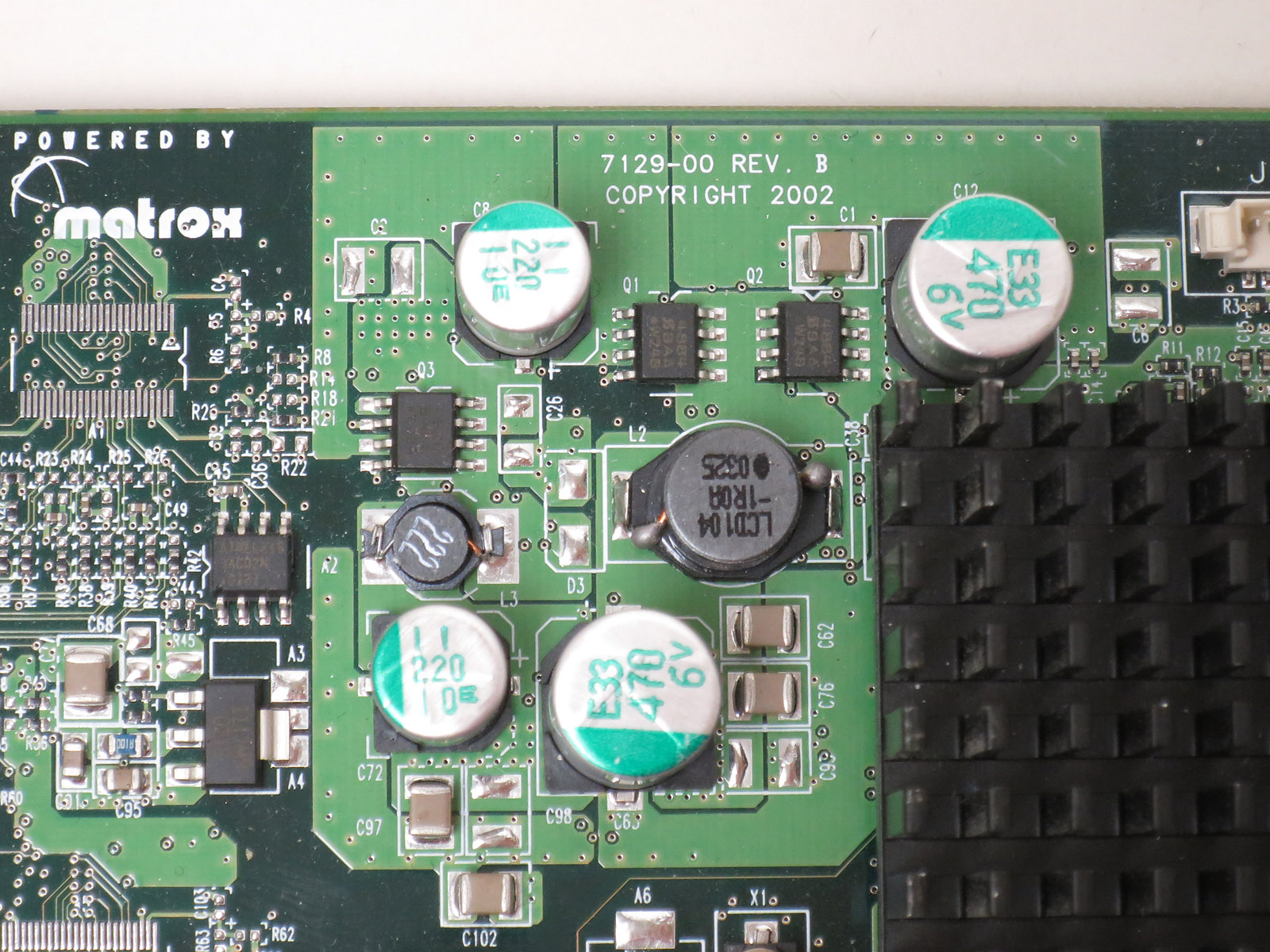 当時にしては簡素な電源回路。外部電源の供給も不要だ