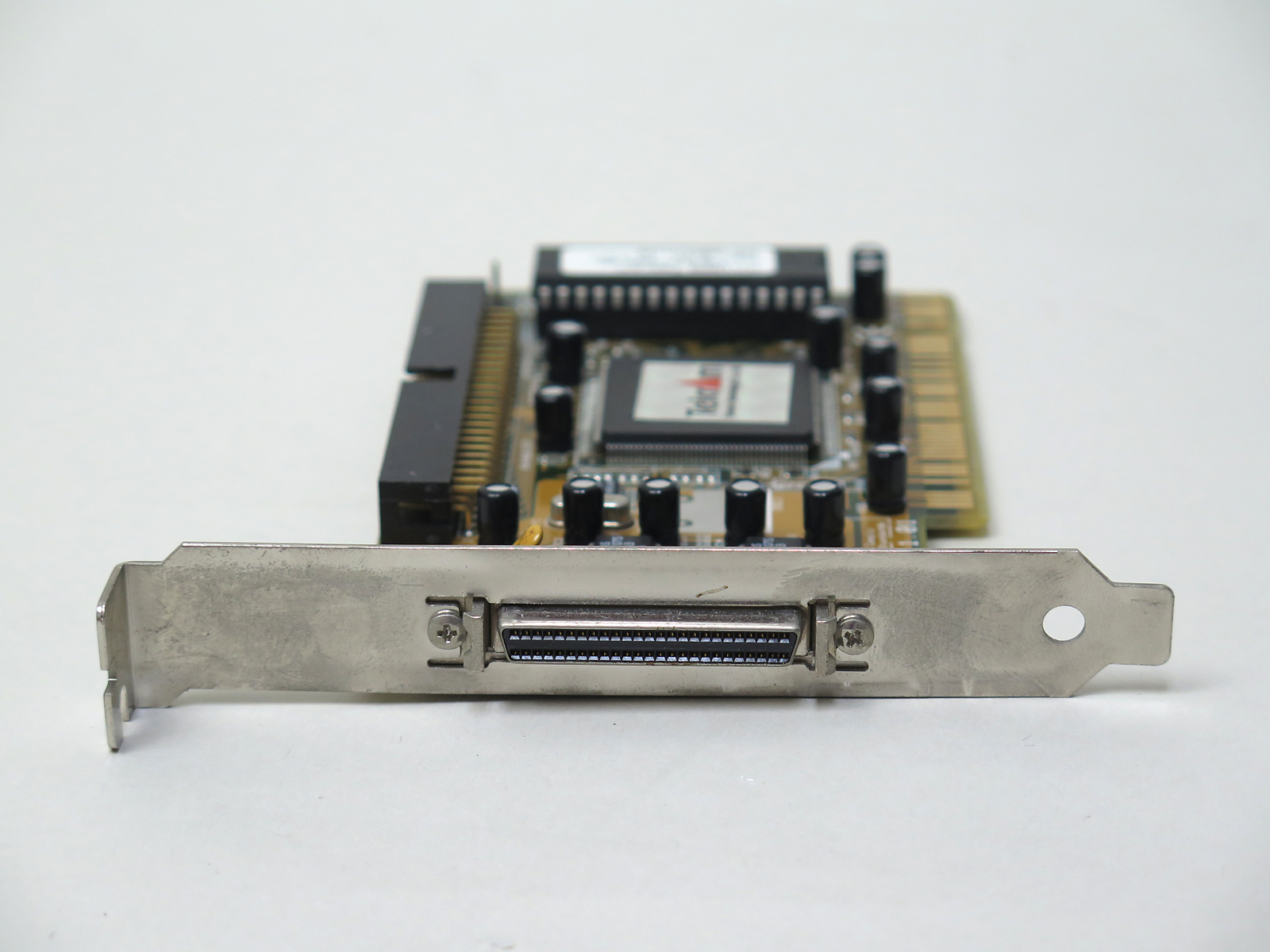 外部インターフェイスは標準ハーフピッチである