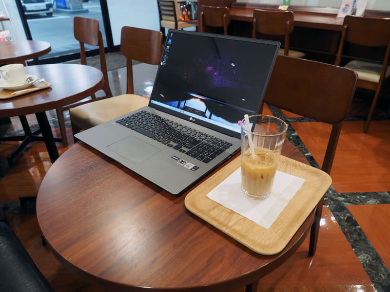 ロードサイド店で大きめのテーブルを置いてくれるところならマウス併用もできる