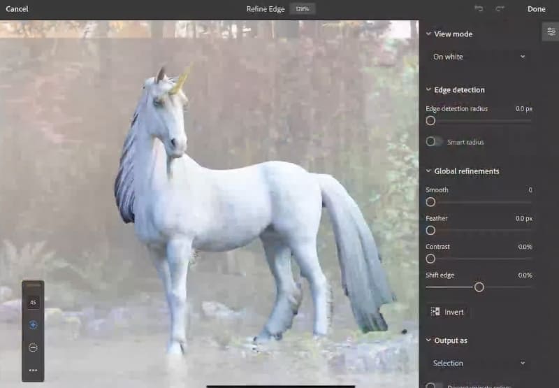 Refine Edge Brushのデモ。最初の領域指定ではユニコーンのたてがみが細かく指定できていないが、Refine Edge Brushを利用することで細かく指定することができる(出典 : Adobe)