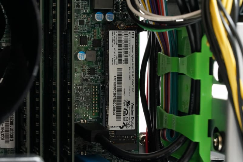 SSDは「Western Digital PC SN720(SDAQNTW-1T00)」