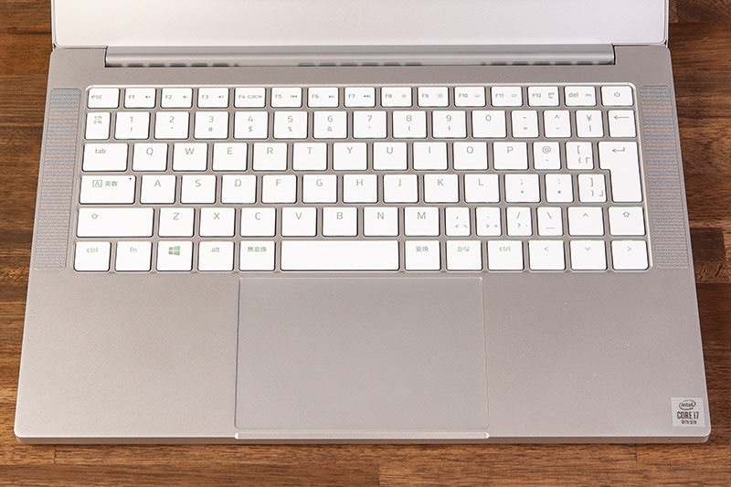 キーボードとタッチパッド、パームレスト