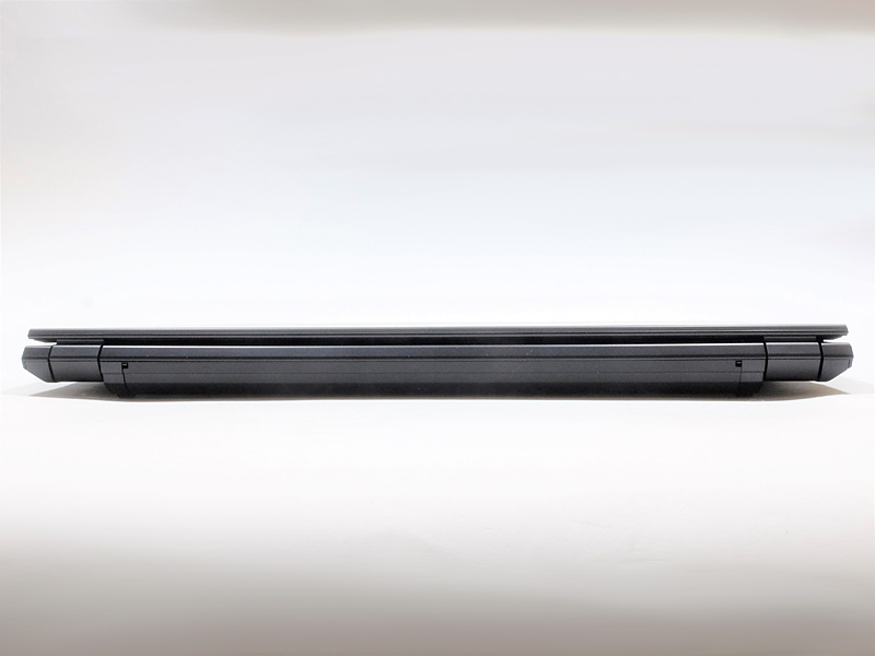 本体背面はとくに何もない