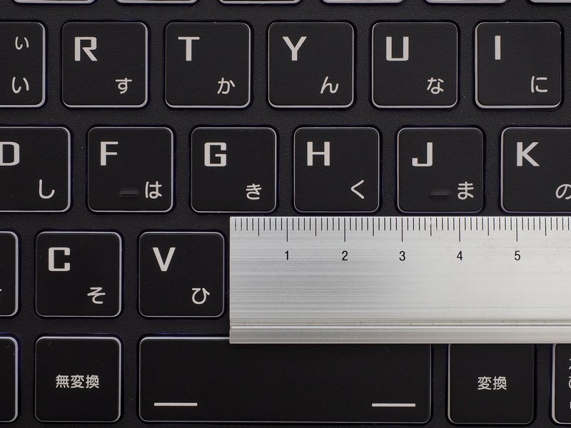 キーピッチは18.2mm。一般的な19mmのものと感覚的にはさほど変わらない