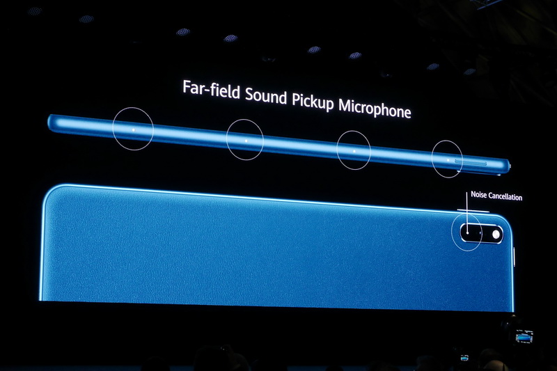 5個のマイクを搭載し、クリアかつ効率良く音や声を集音できる