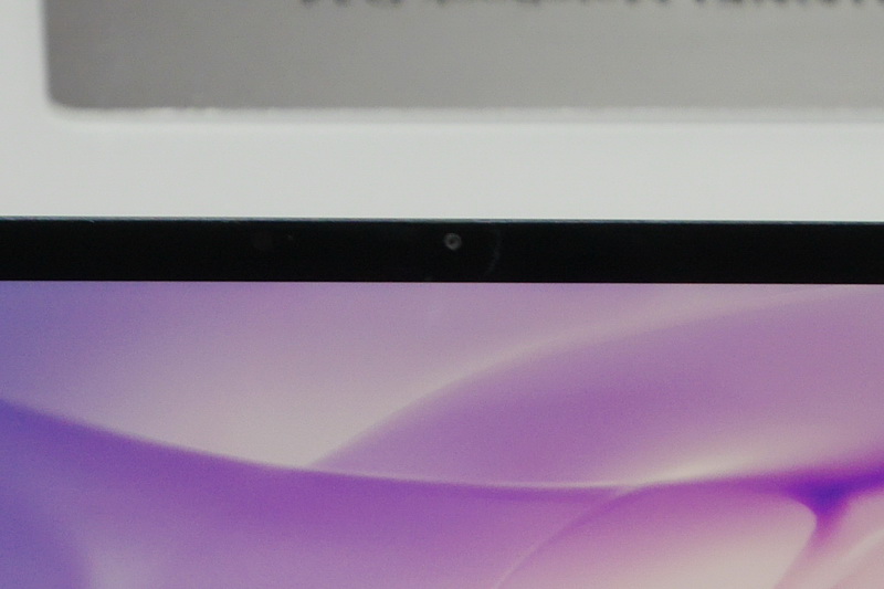 Webカメラはディスプレイ上部に搭載