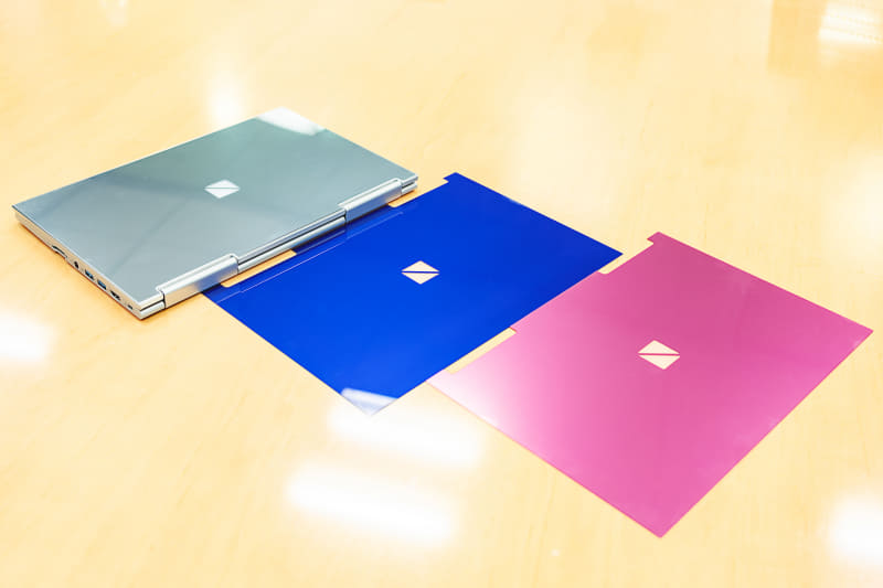 LAVIE Hybrid ZEROのガラス天板プロトタイプとガラス天板のカラーバリエーション。