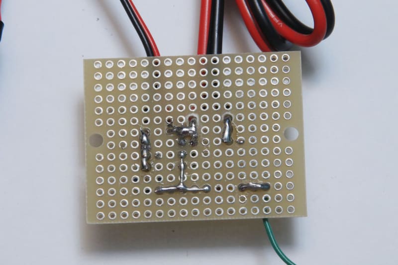 部品面とはんだ面からみたところ