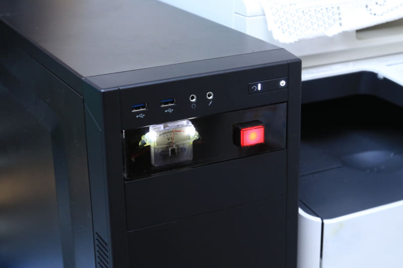 今回はVUメーターを突っ込んでみた!