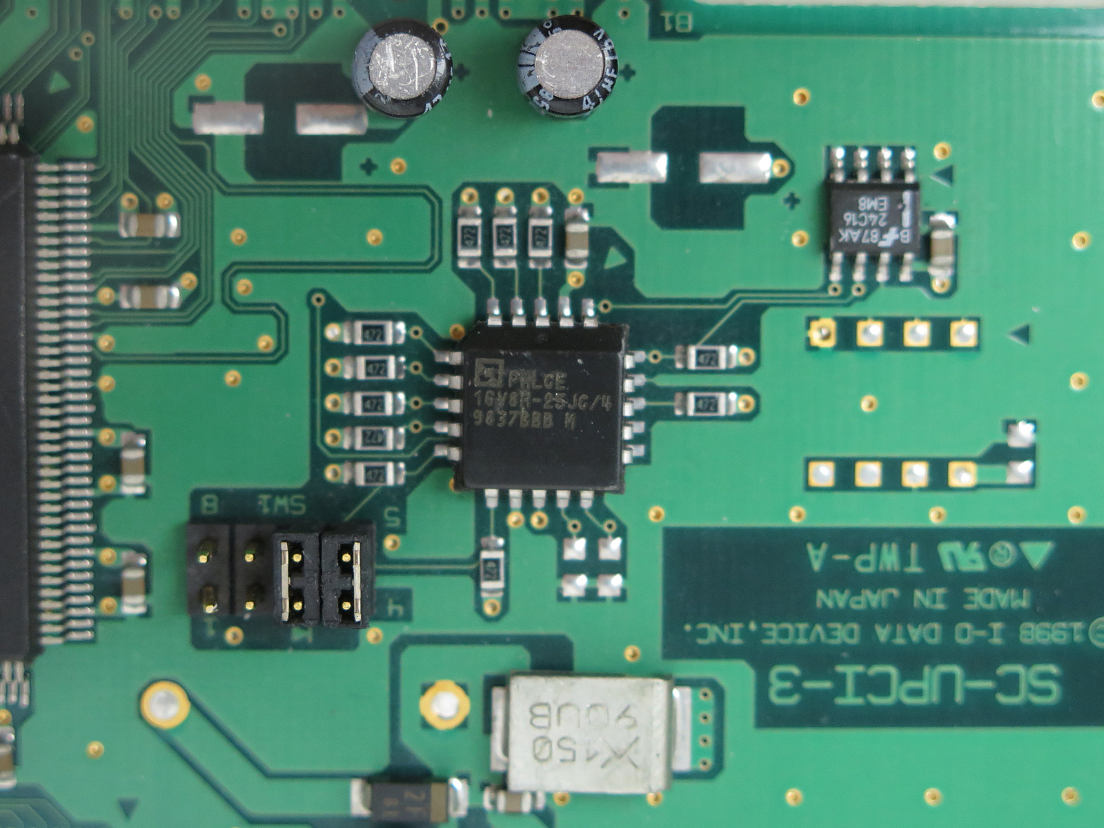 AMDのEE CMOS「PALCE16V8」(写真はSC-UPCI-3より)