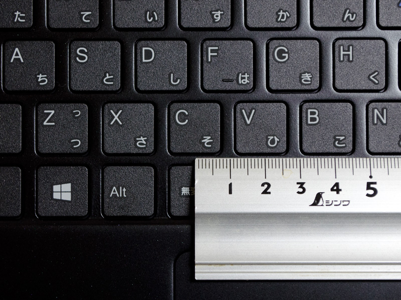 キーピッチは実測で約19mm