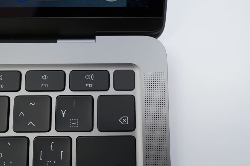 右上に指紋認証センサーのTouch ID